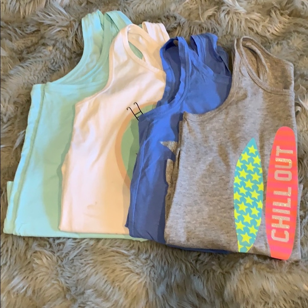 Four pack of gap summer tanks! ❤️⭐️🏊🏻‍♀️🏄🏻‍♀️